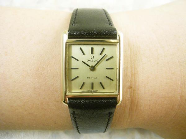 OMEGA・オメガ レディースサイズ アンティーク時計 スクエア ウォッチ 1973年 角型 四角 手巻き ゴールドカラー