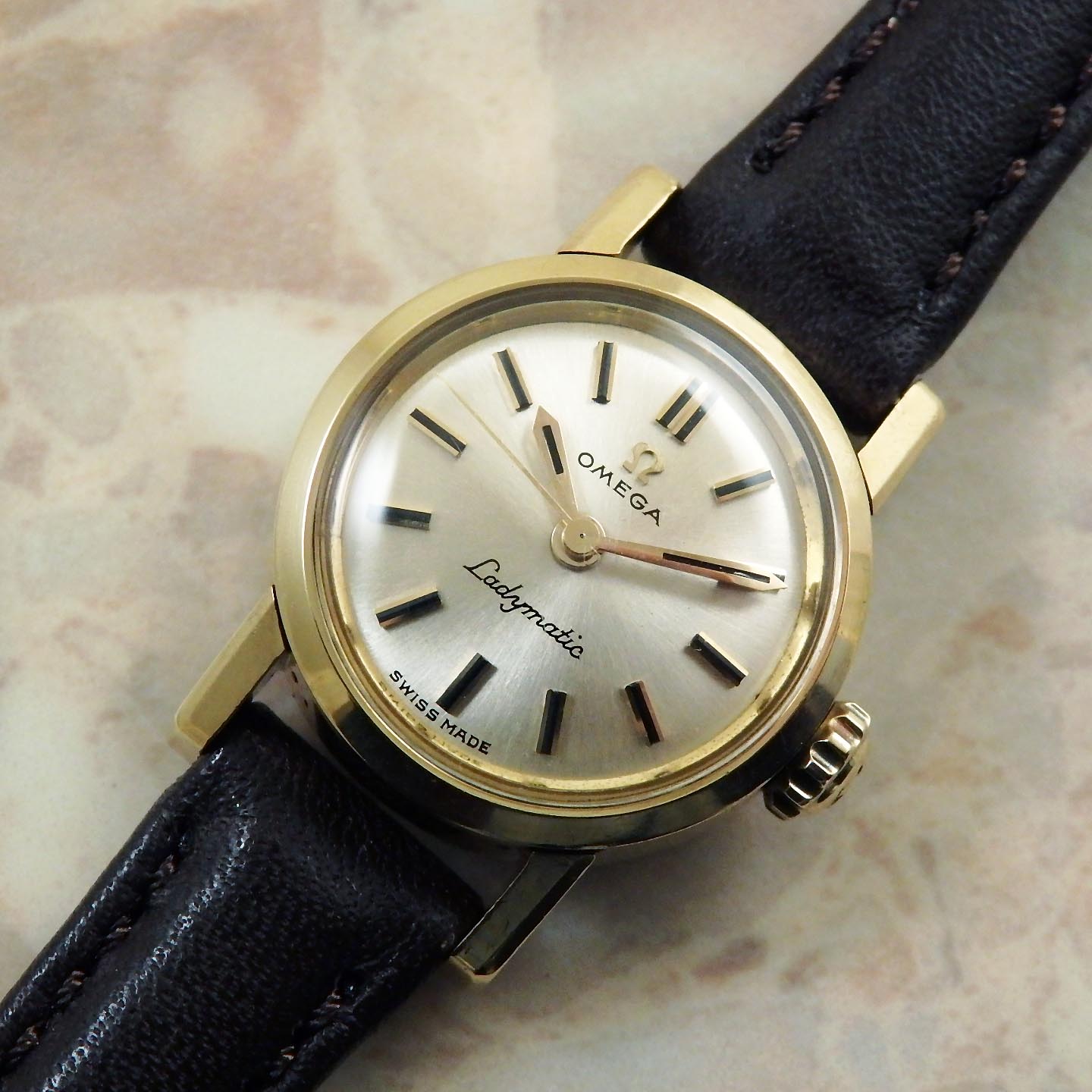 OMEGA Ladymatic アンティーク 腕時計 18KYG 金無垢 1961年 自動巻き レディーマチック