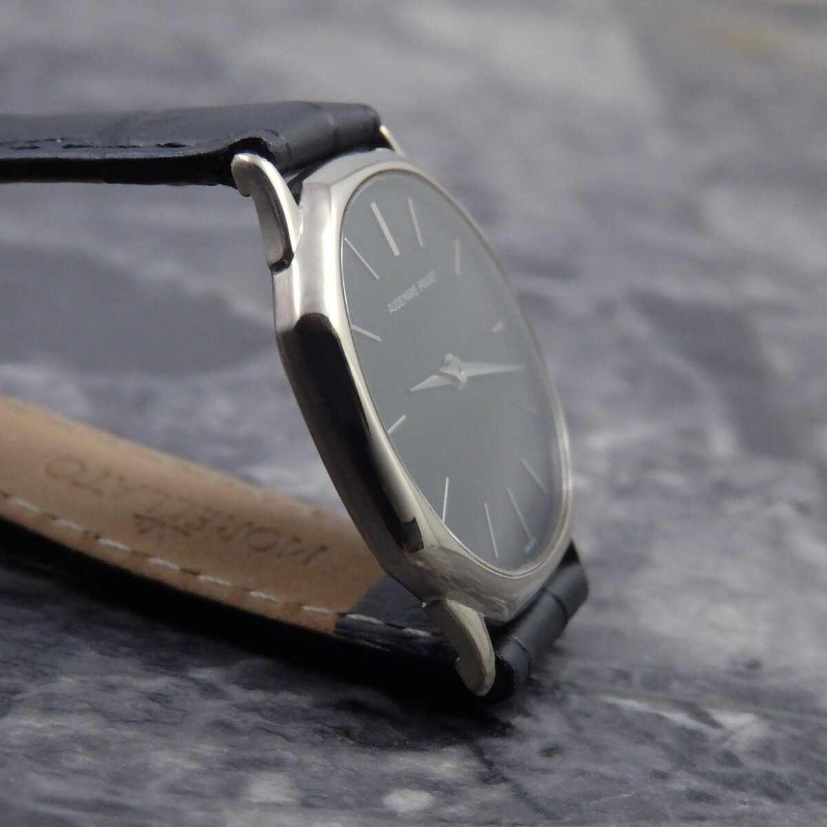 オーデマピゲ AUDEMARS PIGUET ヴィンテージ オクタゴン 18KWG 黒文字