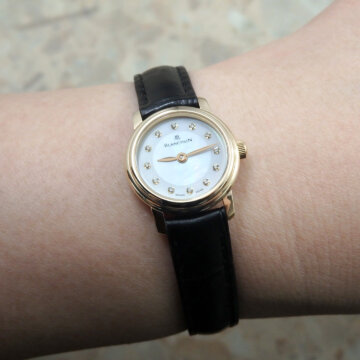 BLANCPAIN LadyBird 18K Goldレディースウォッチ ホワイトシェル ダイヤモンド 試着イメージ