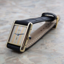 
                        カルティエ must de Cartier Tank SM Trinity stripe 手巻き:画像1
                  