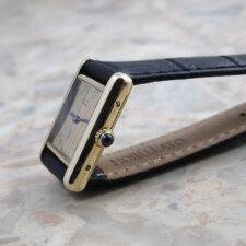 

                        カルティエ must de Cartier Tank SM Trinity stripe 手巻き:画像2
          
        