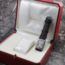 
                        カルティエ タンクバスキュラント LM ギョーシェ ホワイト ROMAN DIAL:画像3
          
        