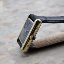 

                        カルティエ マストタンク SM 手巻き レディース ブラックダイヤル 黒文字盤 Cartier:画像2
          
        