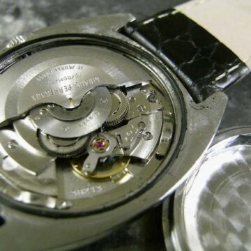ジラールペルゴ アシンメトリー 多面カットインデックス 希少 クロノメーター HF 背面