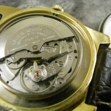 グリュエン 機械式デジタル 希少  珍品 1970年代 自動巻き 背面