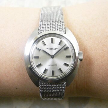 IWC オールドインター レディースウォッチ ラウンドケース 自動巻き ブレス付 背面