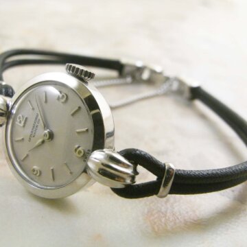 IWC レディースサイズ ラウンド アンティーク 18KWG 正面全体