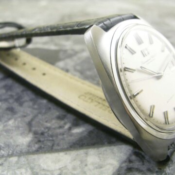 IWC オールドインター 筆記体ロゴ 希少 Cal.8541B／ペラトン式自動巻 シルバーダイヤル 背面