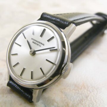 IWC オールドインター レディースウォッチ 手巻き シルバーダイヤル ラウンドケース アンティーク 正面全体