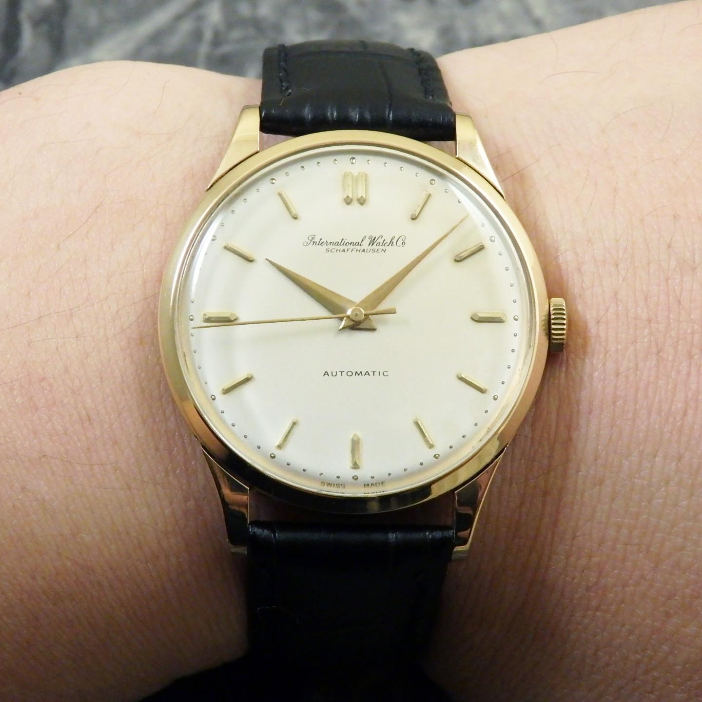 IWC 金無垢 18K 自動巻き時計 オールドインター IWC オールドインター 18KYG/18金無垢 筆記体ロゴ ペラトン式自動巻