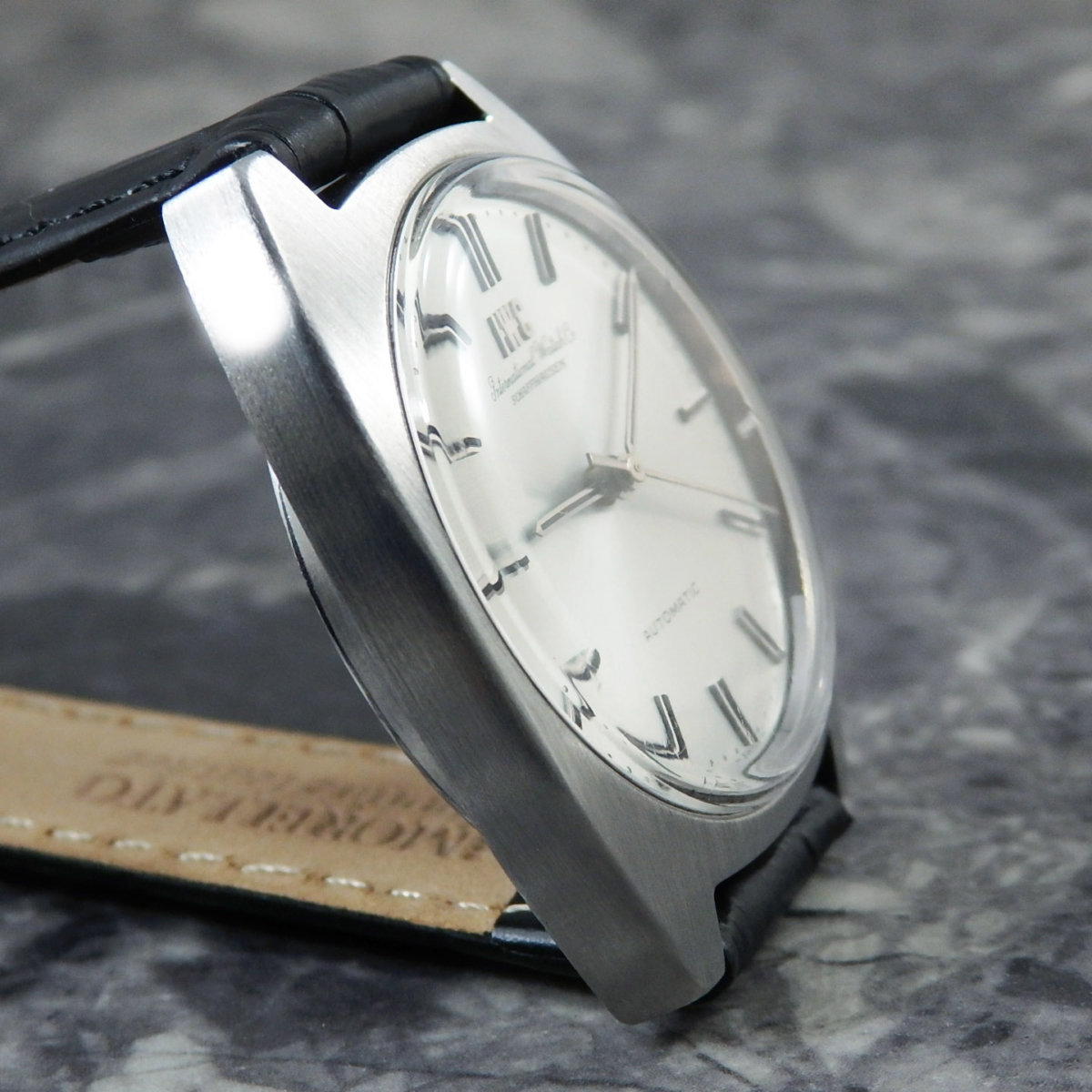 IWC　インターナショナル レディース 自動巻き ペラトン式巻き上げ　中古現状 実用できるアンティーク時計が欲しいなら、IWCの【ペラトン自動