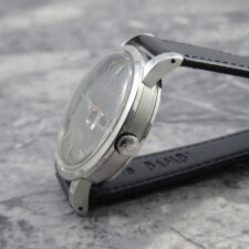 

                        IWC インヂュニア ブラックミラーダイヤル 1961年:画像2
          
        