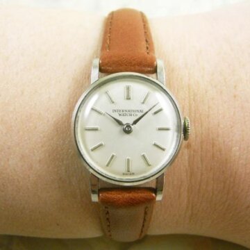 IWC ラウンド レディース アンティーク アルファハンド 背面