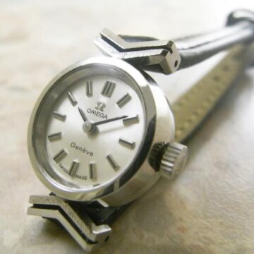 オメガ・OMEGA アンティーク 女性用 レディース 腕時計 稀少品 V形ラウンド 1970年式 正面全体