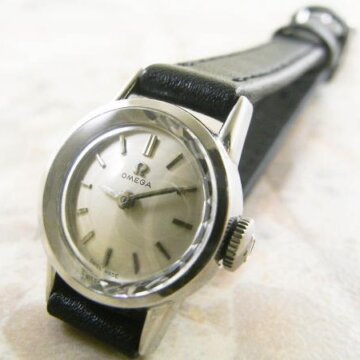 オメガ・OMEGA プリズム風防 レディースアンティークウオッチ 正面全体