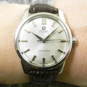 オメガ・OMEGA シーマスター アンティーク ドルフィンハンド 稀少 三ツ星 竜頭 背面