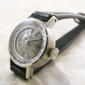 OMEGA/オメガ 18金無垢/18KWG レディースウォッチ カットガラス シルバーダイヤル 正面全体