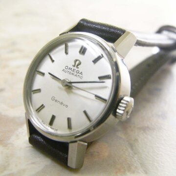OMEGA レディースサイズ アンティーク腕時計 自動巻き 正面全体