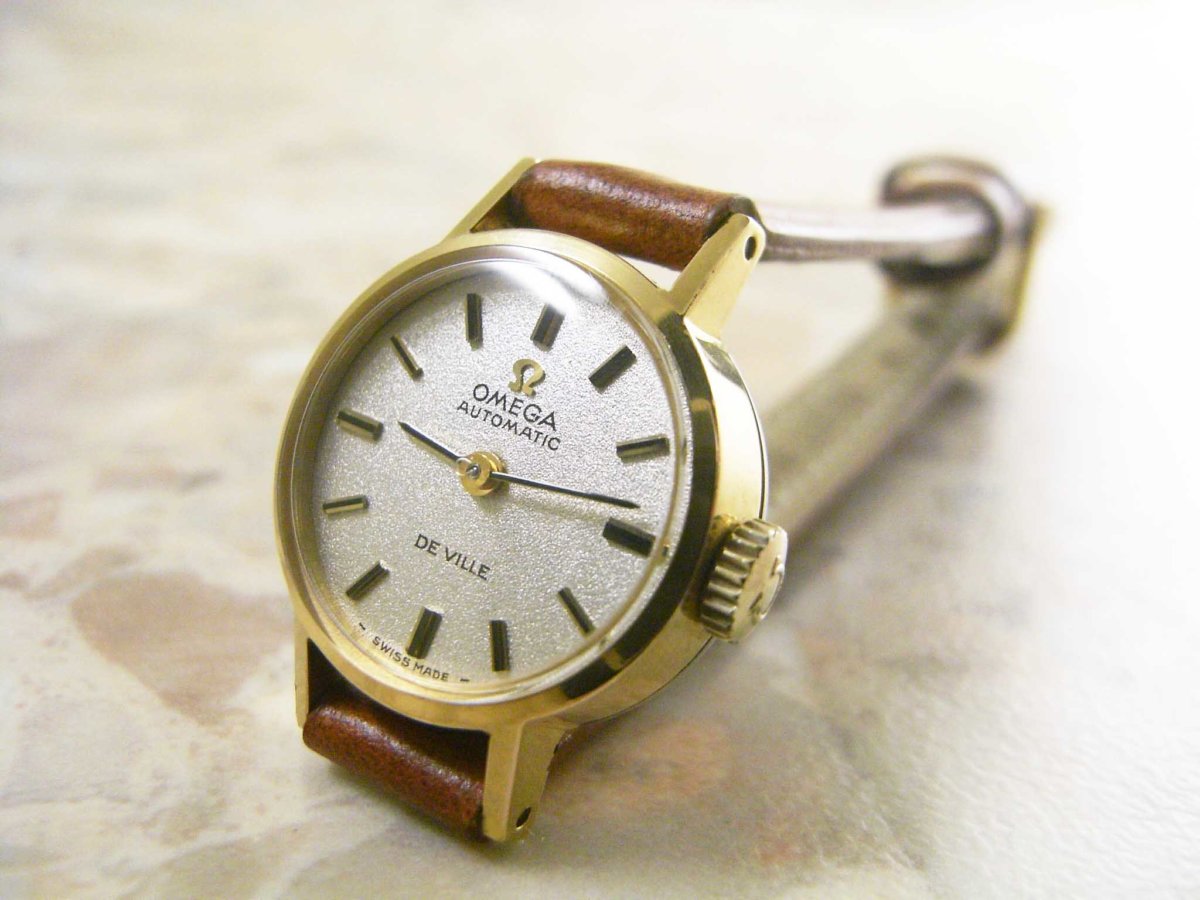 OMEGA レディースサイズ アンティーク腕時計 自動巻き 希少 サテン 
