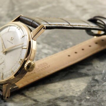 オメガ OMEGA スモセコ 30ミリキャリバー 金無垢 Cal.267 側面 リューズ
