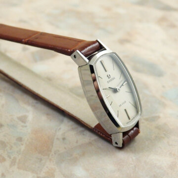 OMEGA オメガ レディース アンティーク腕時計 1969年 背面