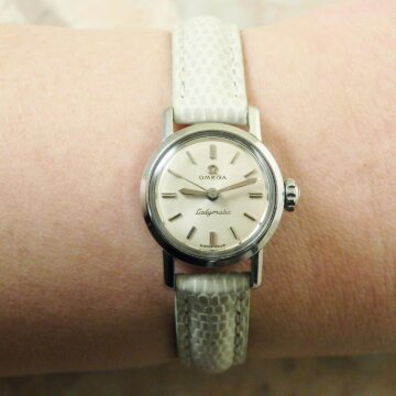 OMEGA Ladymatic アンティーク 腕時計 試着イメージ