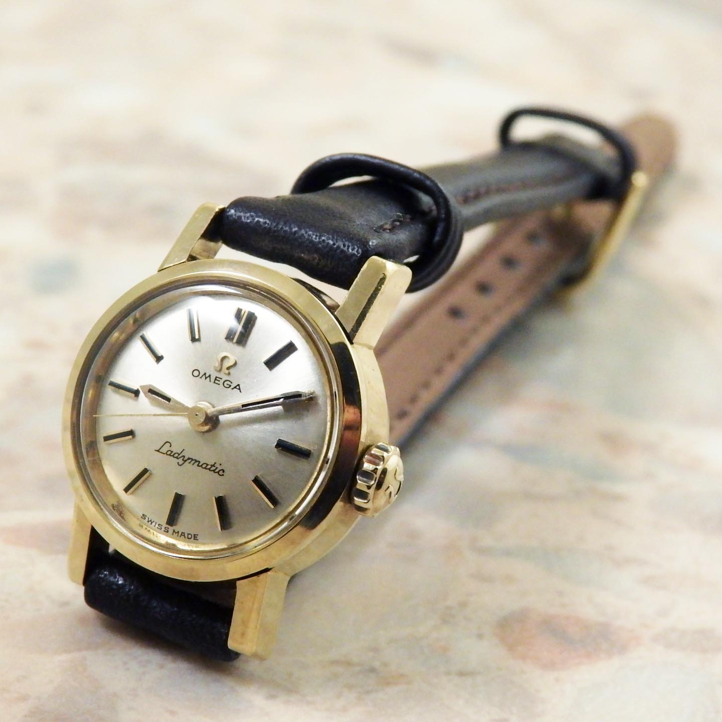 OMEGA Ladymatic 自動巻き ゴールド アンティーク腕時計 OMEGA Ladymatic アンティーク 腕時計 18KYG 金無垢 1961年 自動巻き