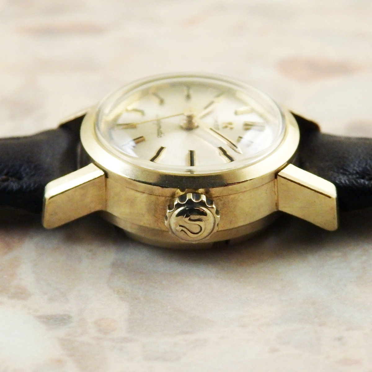 ADMILI レディース　時計　不動品　18K アンティーク OMEGA 18Kイエローゴールド レディースアンティーク
