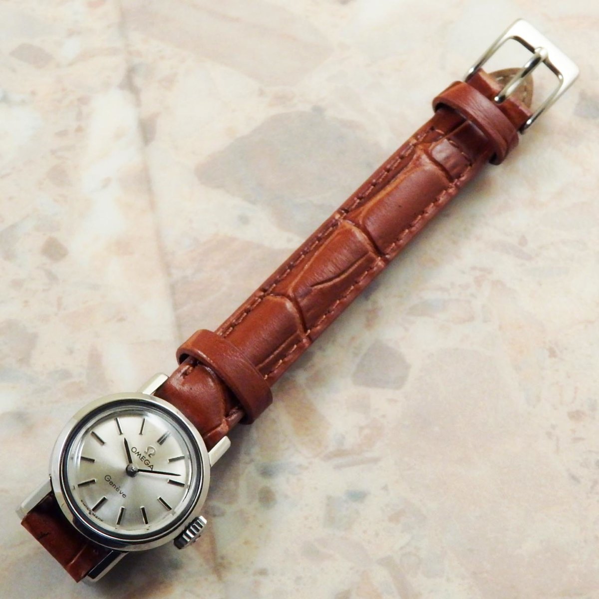 OMEGA・オメガ レディース アンティーク時計 ラウンド型 OMEGA・オメガ レディース アンティーク時計 ラウンド型