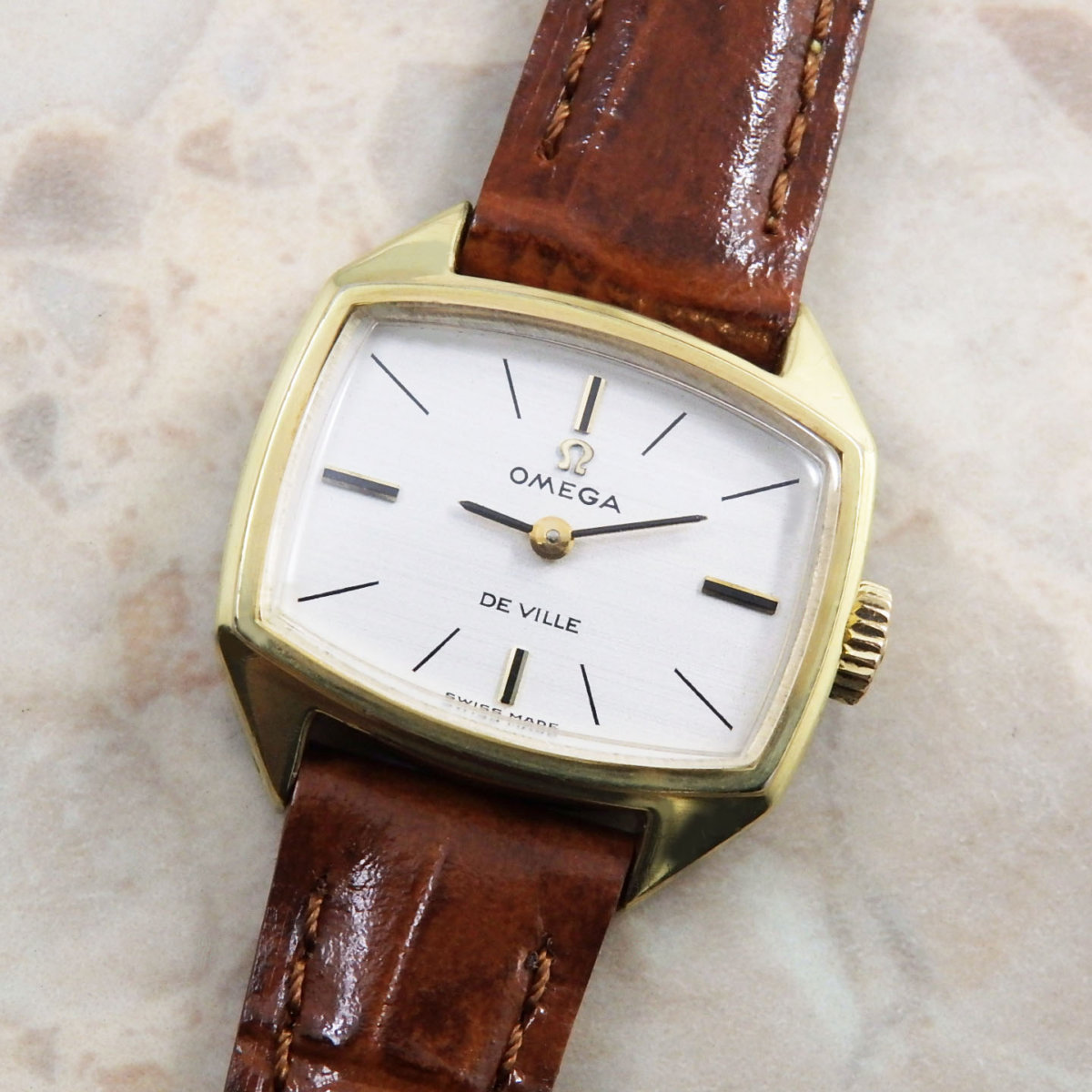 OMEGA 70's レディースアンティーク 腕時計 511.338 オメガ ゴールドカラー スクエア 角型ケース