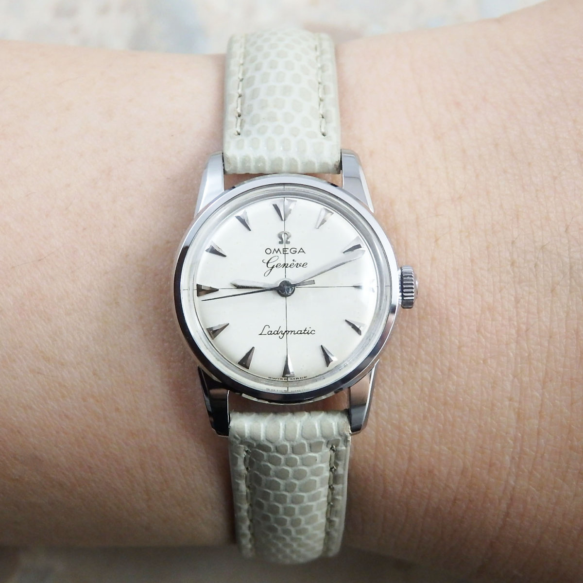 【不動品】オメガ 時計　Ladymatic  シルバー色 オメガ/シーマスター/レディマティック/シルバーダイヤル/Omega
