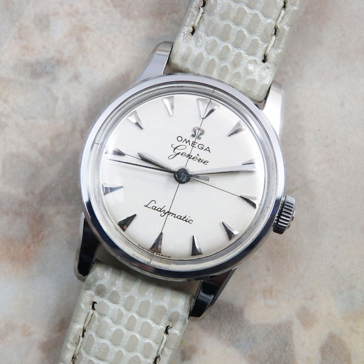 【不動品】オメガ 時計　Ladymatic  シルバー色 オメガ/シーマスター/レディマティック/シルバーダイヤル/Omega