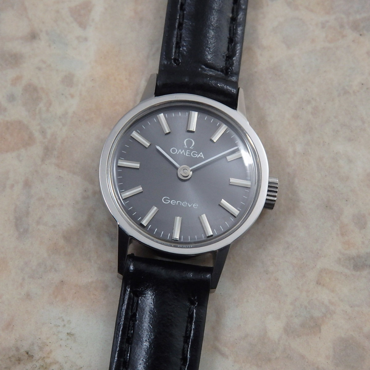 オメガ レディース アンティーク 1970s 希少 グレーダイヤル 1973年 OMEGA