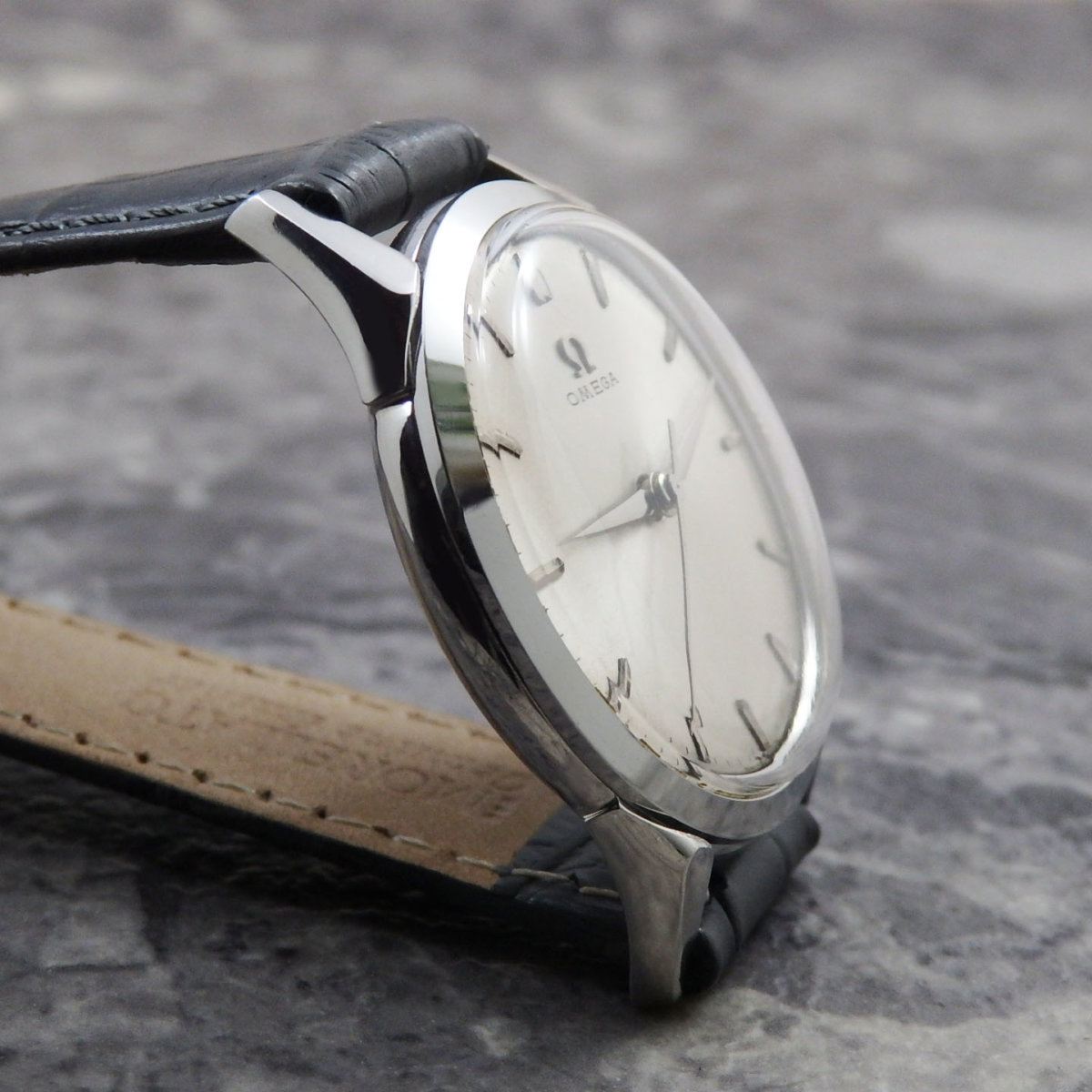 オメガ 30mmキャリバー アンティーク アルファハンド シルバーダイヤル