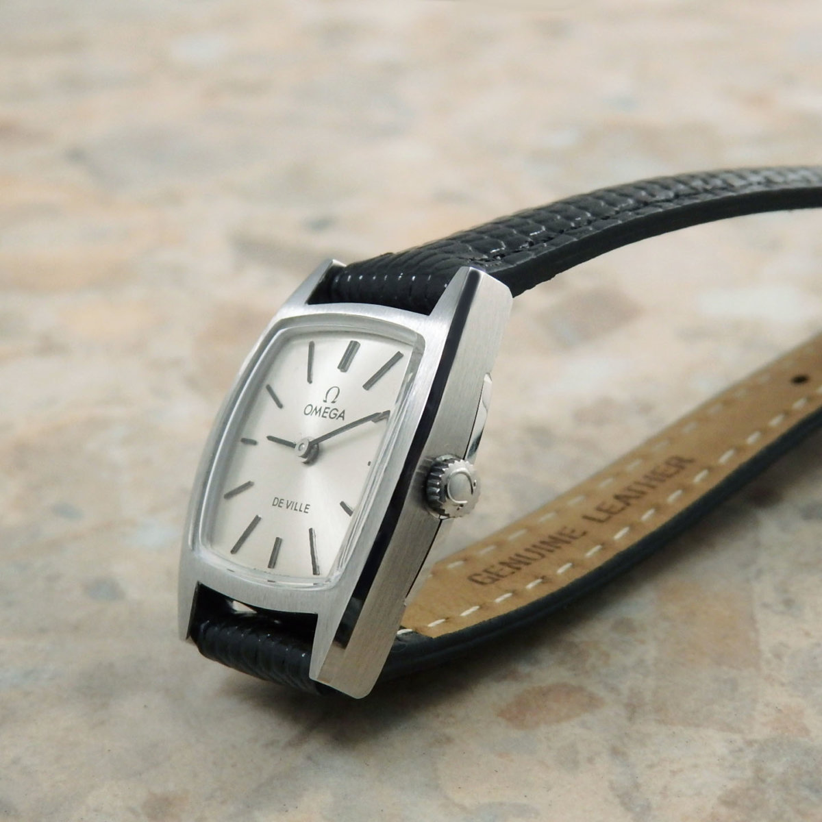 OMEGA レディース トノーケース シルバーダイヤル アンティーク