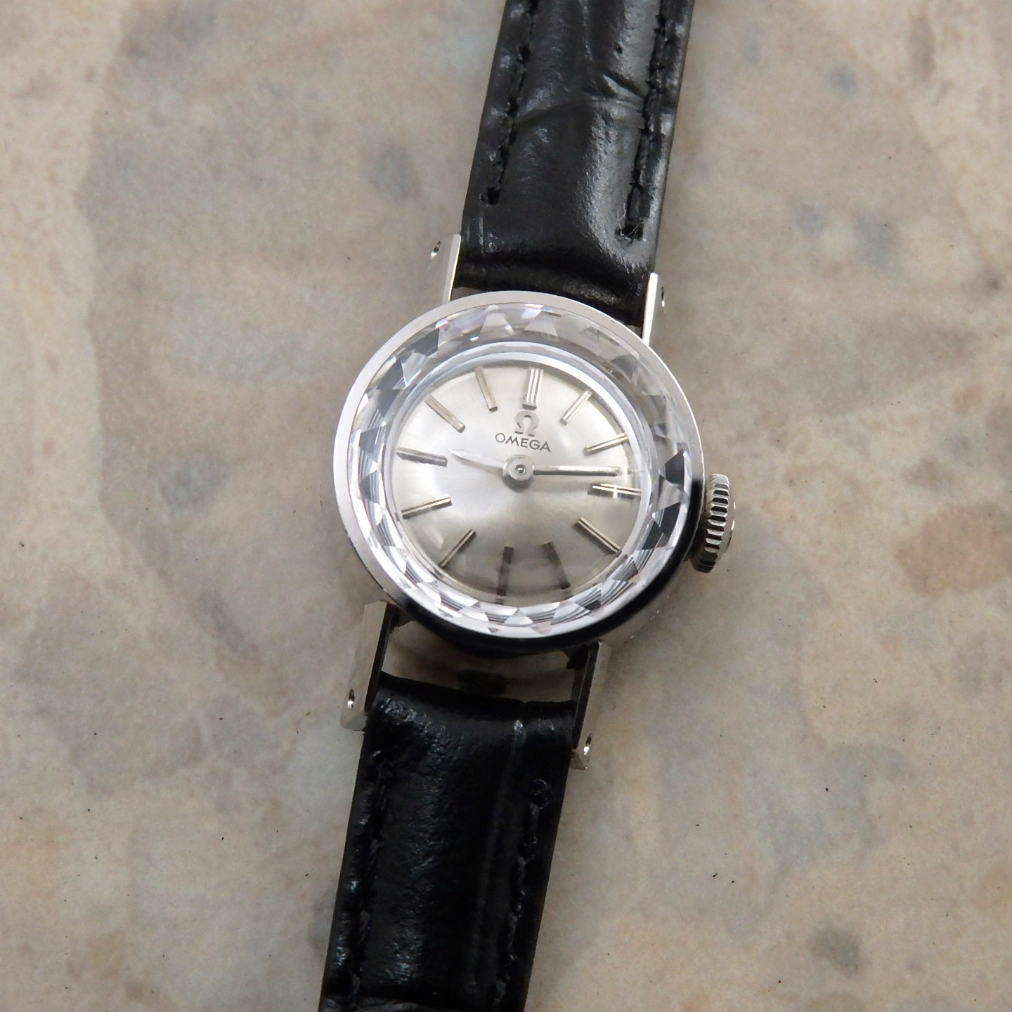 オメガ レディース アンティーク 時計 カットガラス プラチナ Platinum 1962年 昭和37年 OMEGA 腕時計