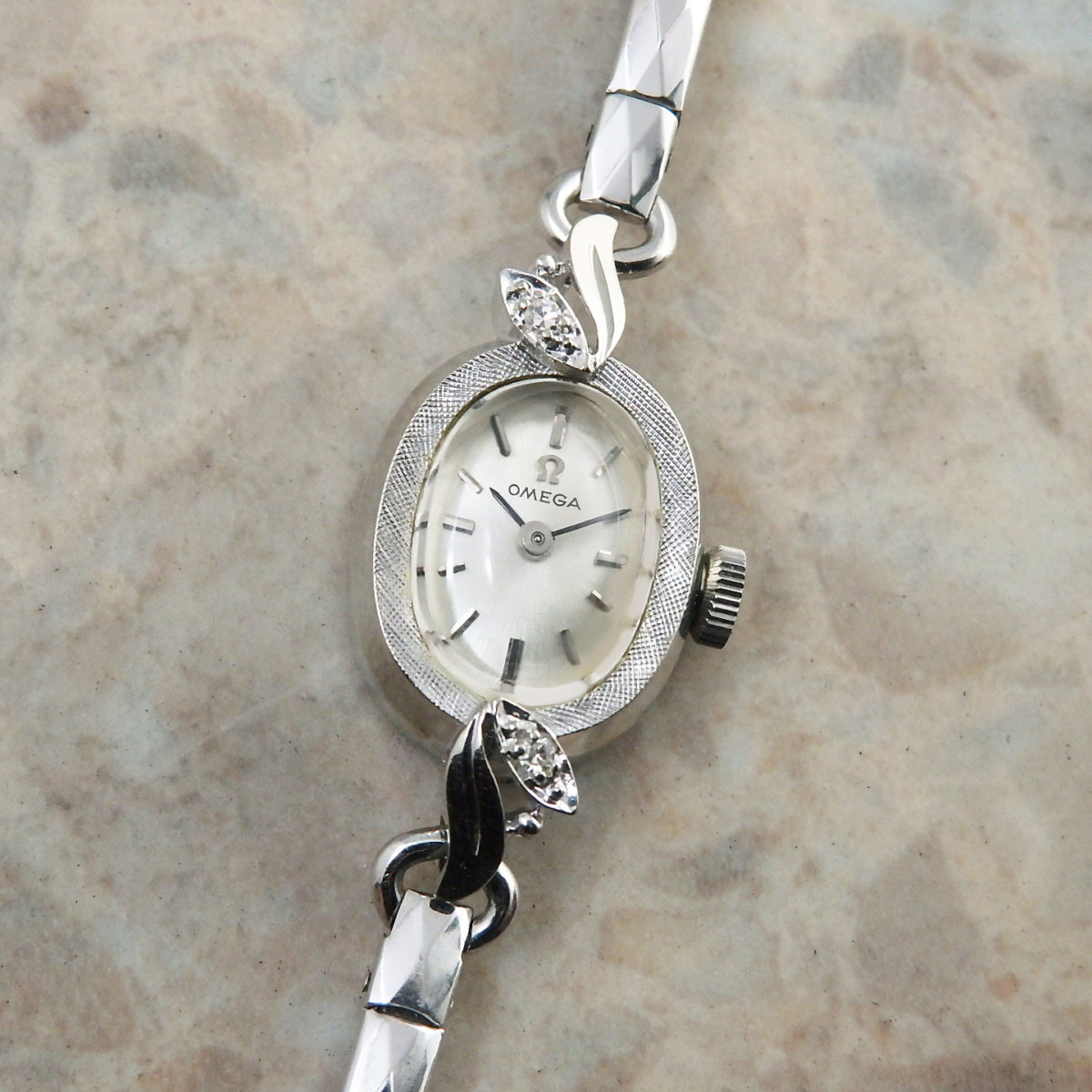 アンティークOMEGA 14K オシャレな 手巻きレディース  腕時計