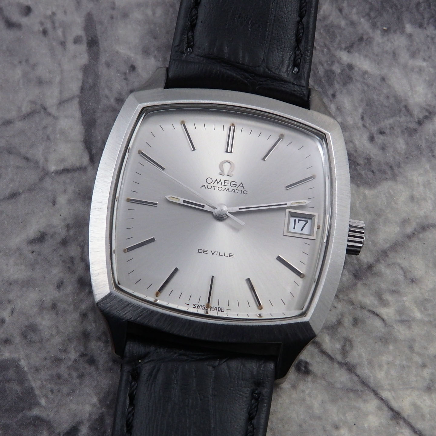 オメガ スクエアクッションケース ヴィンテージ アンティーク腕時計 1970年製 昭和45年 自動巻き 機械式 時計