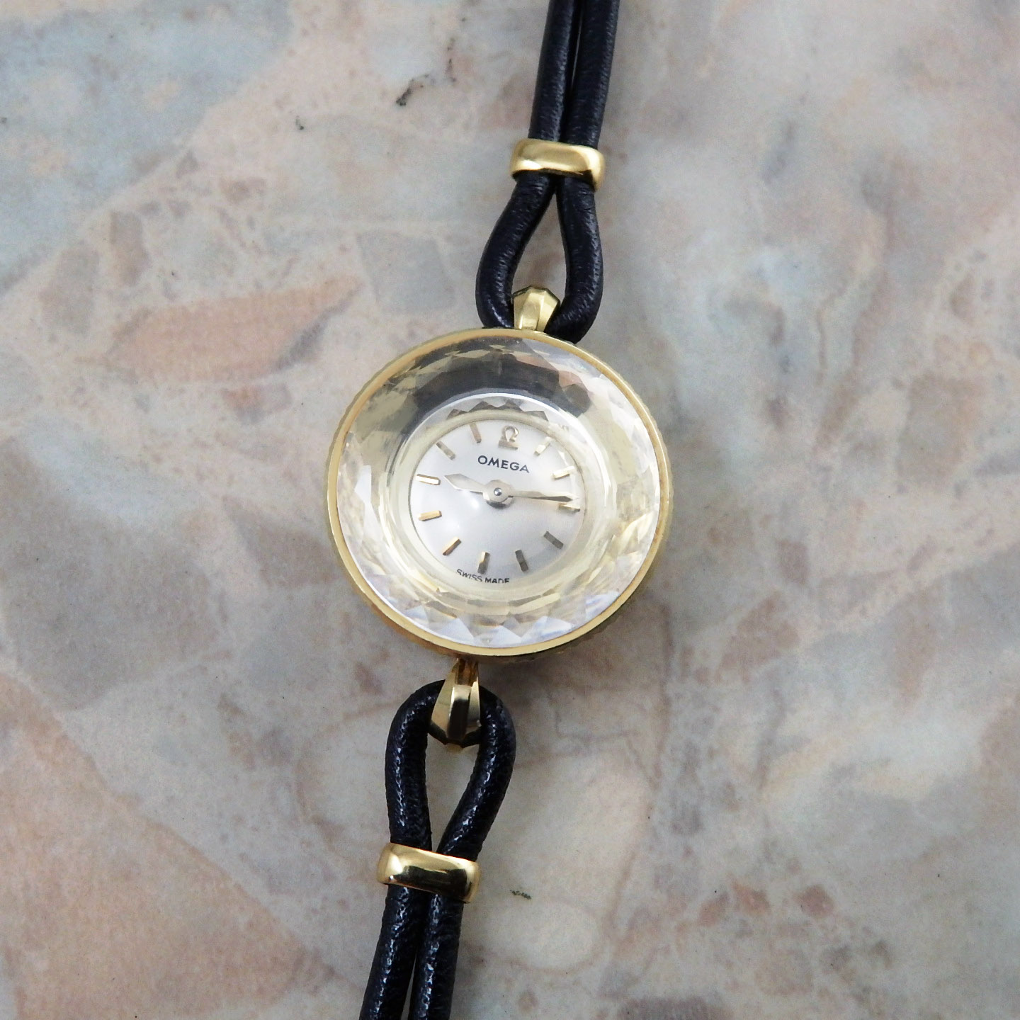 【希少】美品オメガOMEGA カットガラス腕時計 ベルト新品 レディース着画