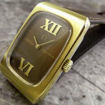 オメガ・OMEGA デカローマン・アップライト ボルドー文字盤 スクエア アンティーク 希少 正面全体