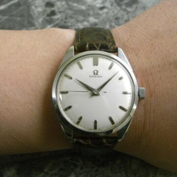 オメガ OMEGA 30mm キャリバー ドルフィンハンド センターセコンド 1959年 背面