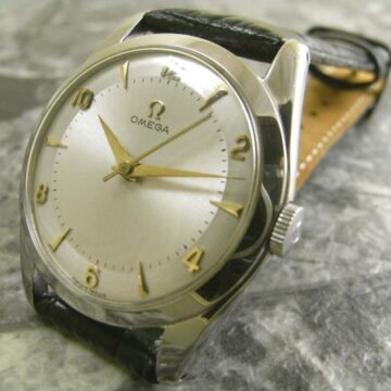 オメガ クサビ飛びアラビア ドルフィンハンド ラウンド 1952年 正面全体