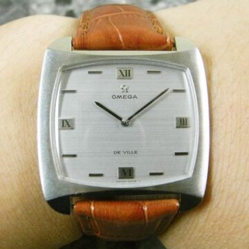 オメガ・OMEGA アンティーク ユニークインデックス シルバー 希少 フェイス 角形 1970年 背面