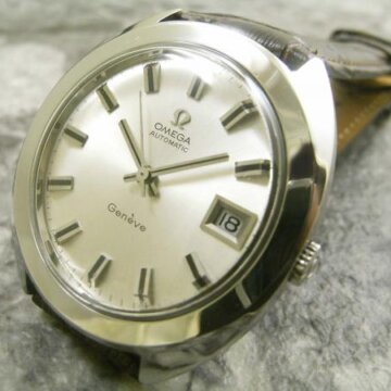 オメガ・OMEGA アンティーク ワイドフラットケース 希少品 1970年式 正面全体