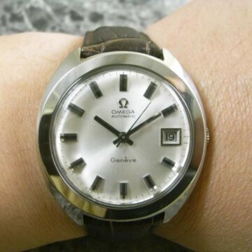 オメガ・OMEGA アンティーク ワイドフラットケース 希少品 1970年式 背面