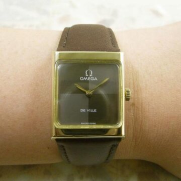OMEGA レディースサイズ アンティーク時計 スクエアケース 背面