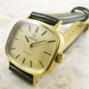 オメガ OMEGA アンティークウォッチ 女性用 横長スクエア 正面全体