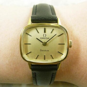 オメガ OMEGA アンティークウォッチ 女性用 横長スクエア 背面
