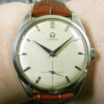オメガ ラウンド 30mm キャリバー スモールセコンド 背面